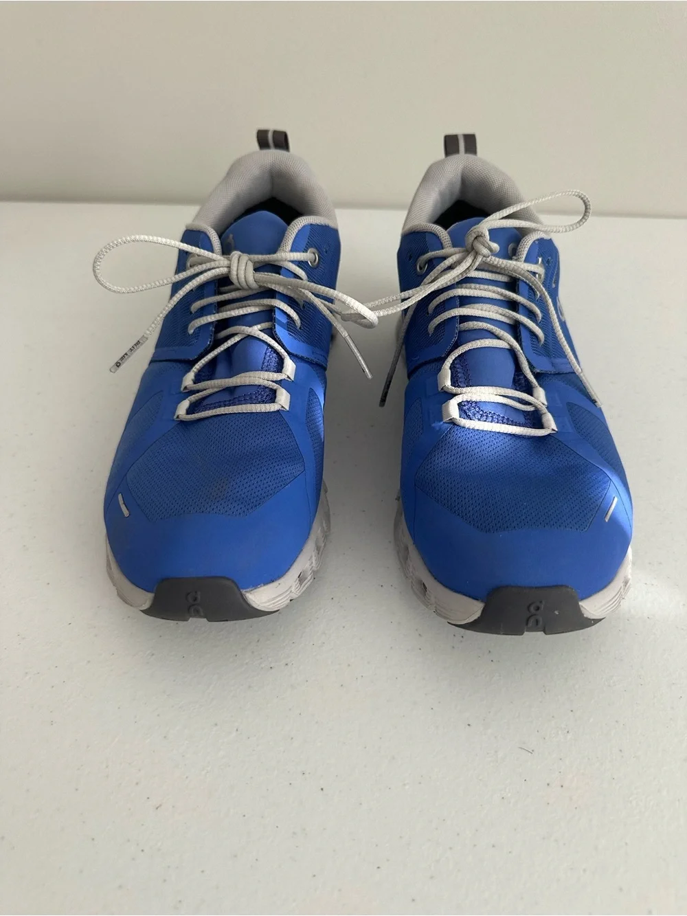 Women’s 8.5 On Running Cloud 5 Weatherproof Sneakers